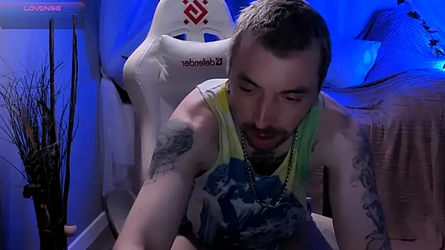 Snapshot of shaun_white chatting on 14, 12, 2025 shaun white online show from 14, 12, 2025