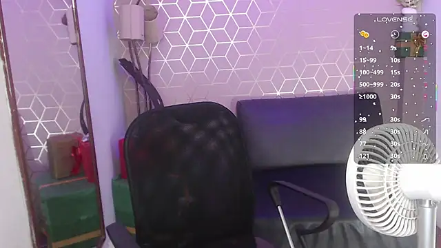 Mia Rivers  online show from 16, 12, 2025