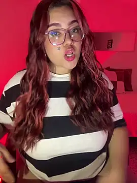 Snapshot of naty_col chatting on 6, 4, 2026 naty col online show from 6, 4, 2026