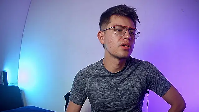 Snapshot of nicolatinboy chatting on 4, 3, 2026 nicolatinboy online show from 4, 3, 2026