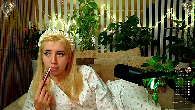 FlowweerGirl online show from 21, 12, 2025