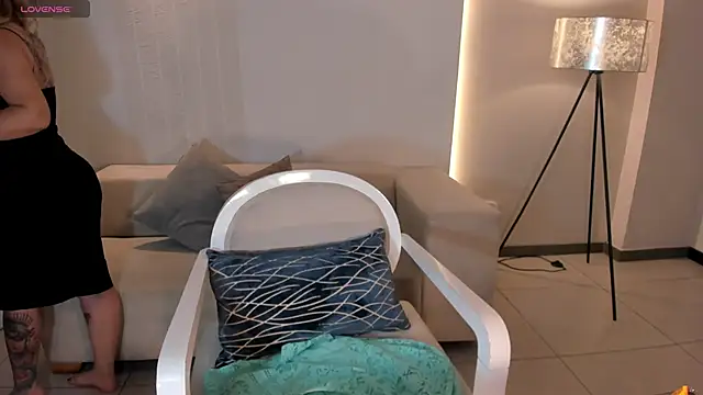 Snapshot of MadisonKane chatting on 6, 11, 2025 MadisonKane online show from 6, 11, 2025