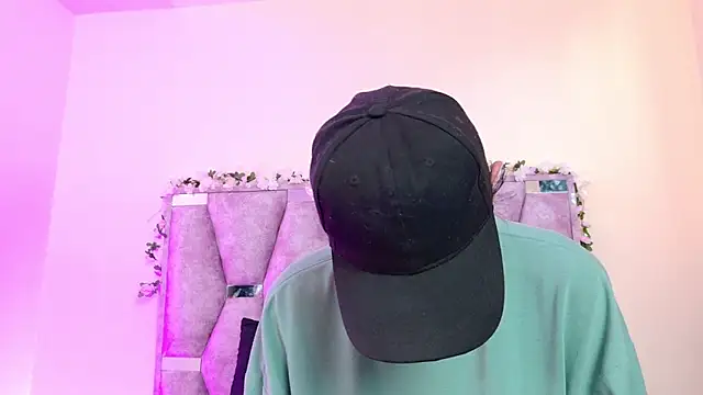 Snapshot of iris_and_damian chatting on 13, 3, 2026 iris and damian online show from 13, 3, 2026