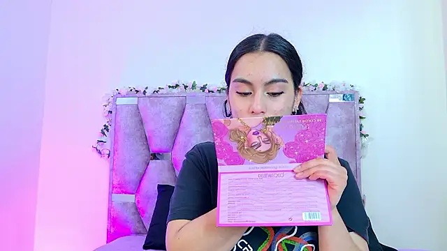 Snapshot of iris_and_damian chatting on 28, 3, 2026 iris and damian online show from 28, 3, 2026