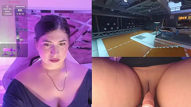 Snapshot of CloeMoon chatting on 21, 12, 2025 CloeMoon online show from 21, 12, 2025