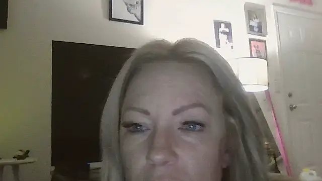 sinfulsara online show from 4, 12, 2025