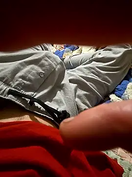 Snapshot of Legtrembler1 chatting on 8, 3, 2026 Legtrembler1 online show from 8, 3, 2026