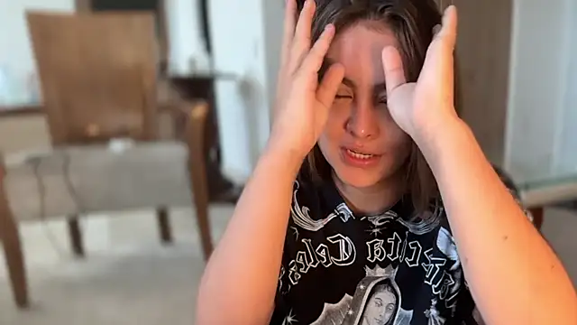 miaferrer777 online show from 12, 4, 2026