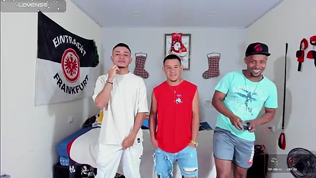 roomies  online show from 21, 12, 2025