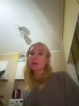 KisJeni online show from 15, 12, 2025