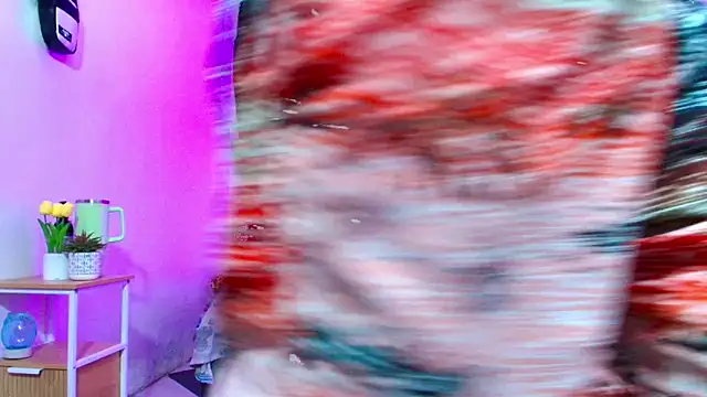 Valentina and sneider  online show from 11, 5, 2026