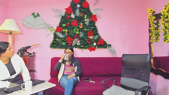 Snapshot of LesbianCouple02 chatting on 15, 12, 2025 LesbianCouple02 online show from 15, 12, 2025