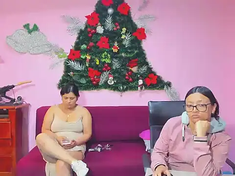 Snapshot of LesbianCouple02 chatting on 20, 12, 2025 LesbianCouple02 online show from 20, 12, 2025