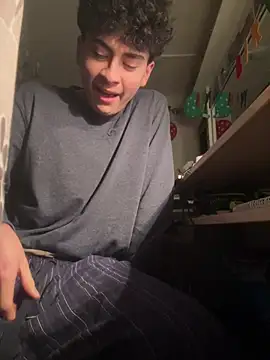 hungspanishtwink online show from 15, 1, 2026