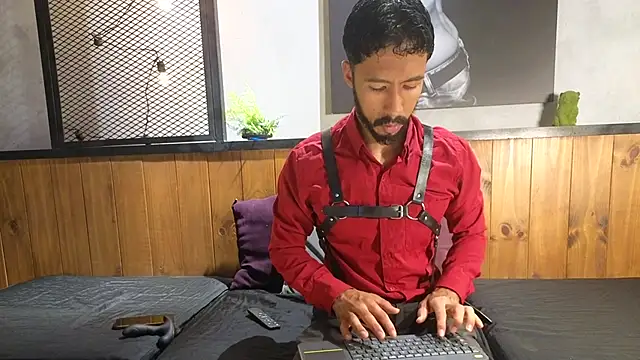 logan mercer online show from 20, 12, 2025