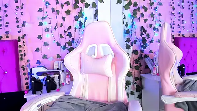 Snapshot of Natasha_Nassty_ chatting on 19, 12, 2025 Natasha Nassty online show from 19, 12, 2025