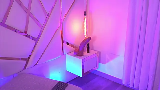 Sophie-velvet online show from 22, 5, 2026