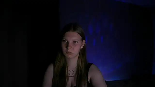 nelli lux  online show from 4, 12, 2025