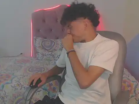 Snapshot of hot_bunny777_ chatting on 6, 1, 2026 hot bunny777 online show from 6, 1, 2026