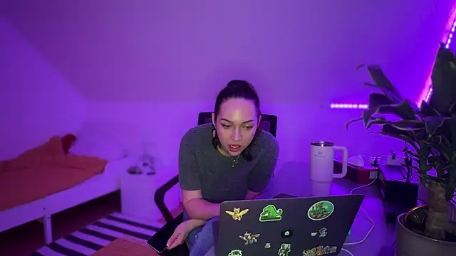 Mimi Muse online show from 4, 2, 2026