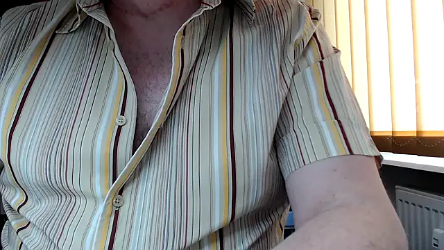 Snapshot of xm0rtix chatting on 8, 4, 2026 xm0rtix online show from 8, 4, 2026