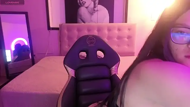 Snapshot of Sara_valderrama_ chatting on 1, 4, 2026 Sara valderrama online show from 1, 4, 2026