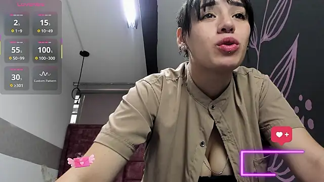 Kiara Fox   online show from 11, 2, 2026