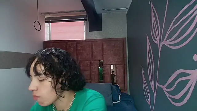 Kiara Fox   online show from 6, 5, 2026