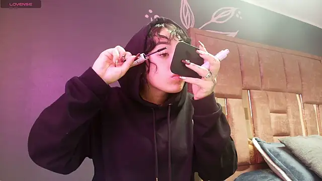 Kiara Fox   online show from 12, 5, 2026