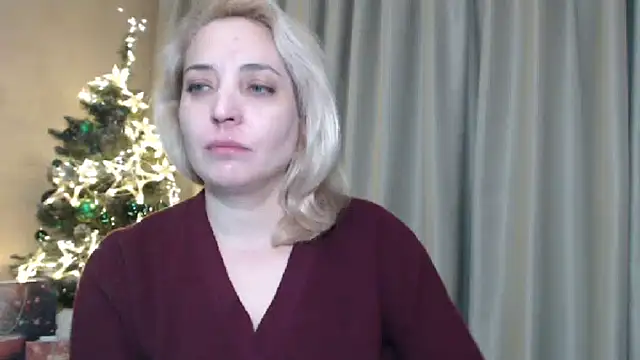Snapshot of sweetpussy chatting on 28, 12, 2024 sweetpussy online show from 28, 12, 2024
