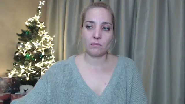 Snapshot of sweetpussy chatting on 29, 12, 2024 sweetpussy online show from 29, 12, 2024