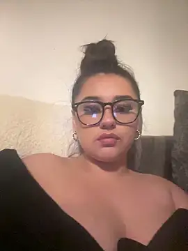 Wild Busty Niyah XX online show from 18, 12, 2025