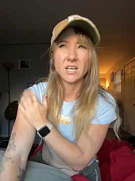 Snapshot of alluringpixie chatting on 11, 4, 2026 alluringpixie online show from 11, 4, 2026