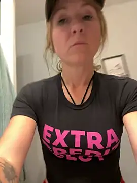 Snapshot of alluringpixie chatting on 12, 4, 2026 alluringpixie online show from 12, 4, 2026