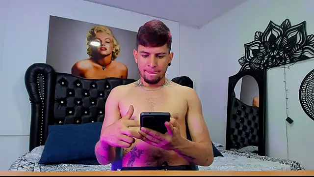 Snapshot of vaalentiino chatting on 5, 12, 2025 vaalentiino online show from 5, 12, 2025