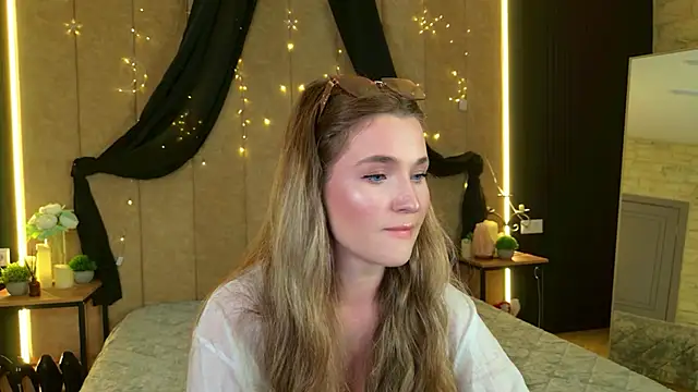 Lina Sinerz online show from 10, 6, 2026