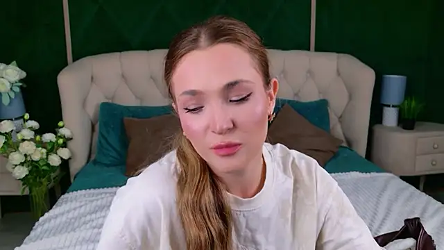 Lina Sinerz online show from 11, 6, 2026