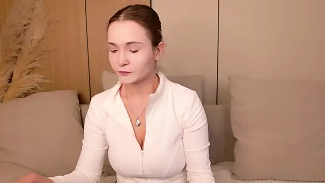 Lina Sinerz online show from 25, 6, 2026