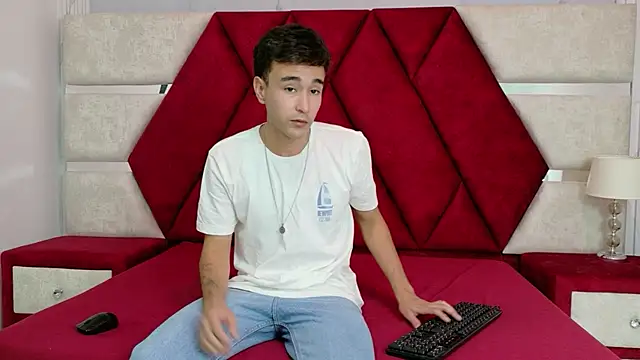 Snapshot of KathyAiden chatting on 5, 1, 2026 KathyAiden online show from 5, 1, 2026