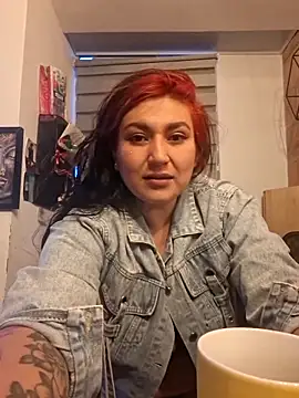 Magenta Moon online show from 4, 2, 2026