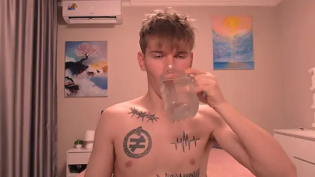 Snapshot of Fredd_Xanders chatting on 17, 12, 2025 Fredd Xanders online show from 17, 12, 2025