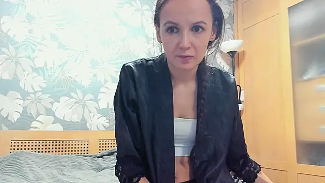 OliviaMuur online show from 23, 12, 2025