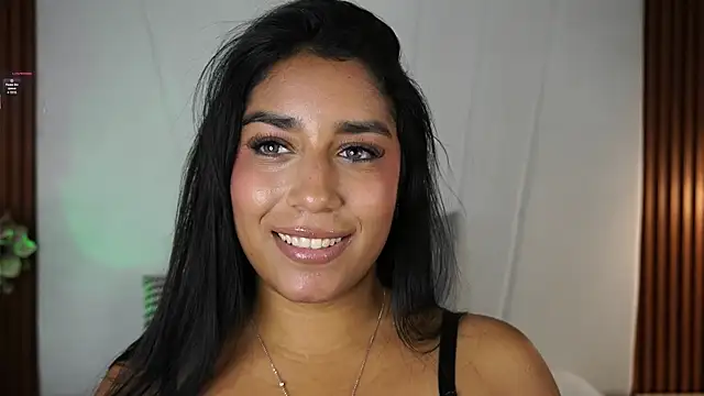 Snapshot of SaraJonesxx chatting on 11, 1, 2026 SaraJonesxx online show from 11, 1, 2026