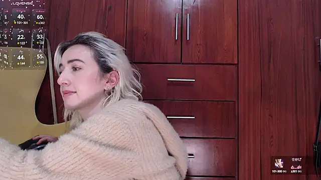 Snapshot of carly_grasso chatting on 13, 2, 2025 carly grasso online show from 13, 2, 2025