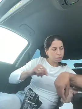 coupledeea online show from 5, 4, 2026