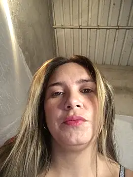 Snapshot of Charlott_smi chatting on 3, 3, 2026 Charlott smi online show from 3, 3, 2026