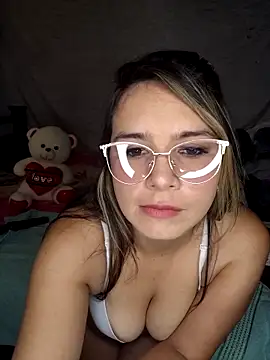 Snapshot of Charlott_smi chatting on 8, 3, 2026 Charlott smi online show from 8, 3, 2026