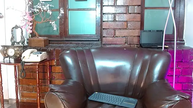 Sue Sparkle online show from 19, 12, 2025