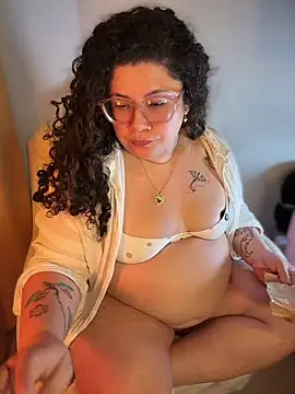 VanesssaMilf  online show from 16, 6, 2026