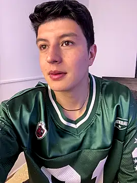 Snapshot of Goldenknight33 chatting on 14, 12, 2025 Goldenknight33 online show from 14, 12, 2025